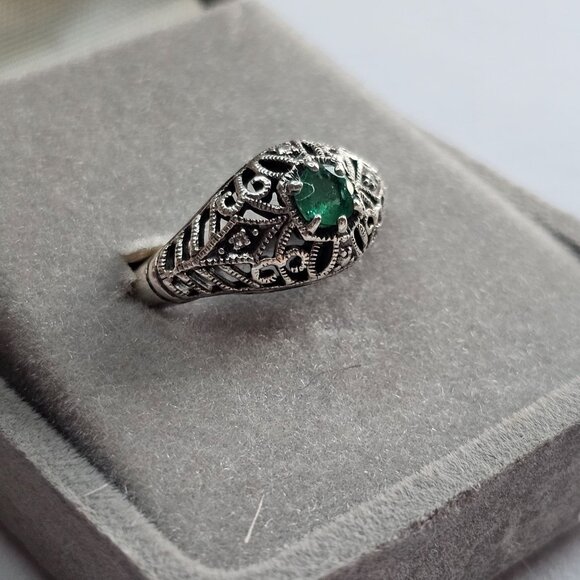 Antique-Style 925 Filigree Sz 7 Ring Emerald Green Stone Intricate Tiny Diamond - Picture 9 of 9